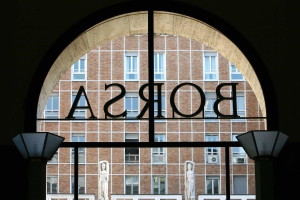 http://www.mondofinanzablog.com/wp-content/uploads/2009/01/borsa-petrolio-a-4130-al-barile-piazza-affari-giu-insieme-al-resto-delle-borse-europee.jpg