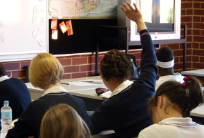 http://www.mondofinanzablog.com/wp-content/uploads/2009/12/Iscrivi-il-figlio-a-scuola-Hai-la-casa-gratis.-Accade-in-provincia-di-Chieti.jpg