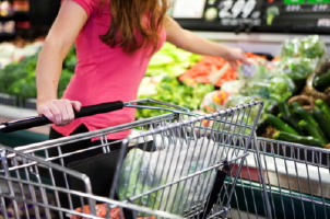 Consumi-di-aprile-in-diminuzione-le-famiglie-tirano-la-cinghia